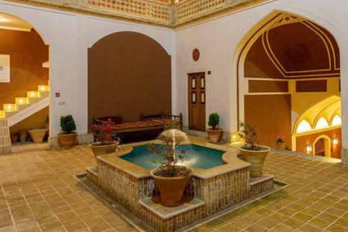 اقامتگاه سنتی باباافضل کاشان