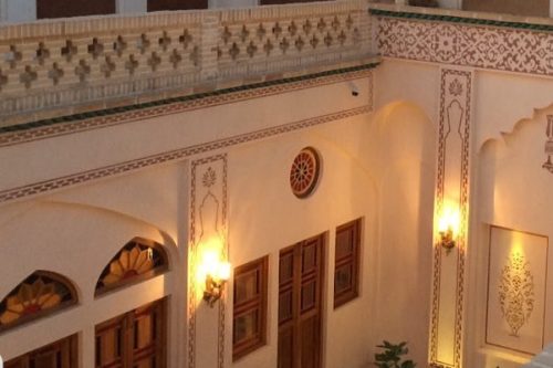 اقامتگاه سنتی نه چم کاشان