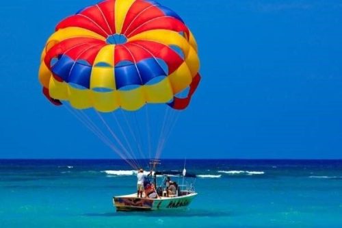 پاراسل کیش: پرواز در آسمان، غرق در هیجان🚀🌊
